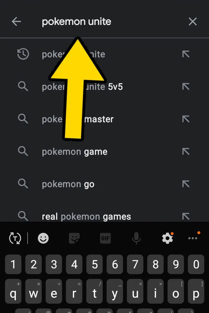 A yellow arrow pointing at the search bar at the top of the google play store page
